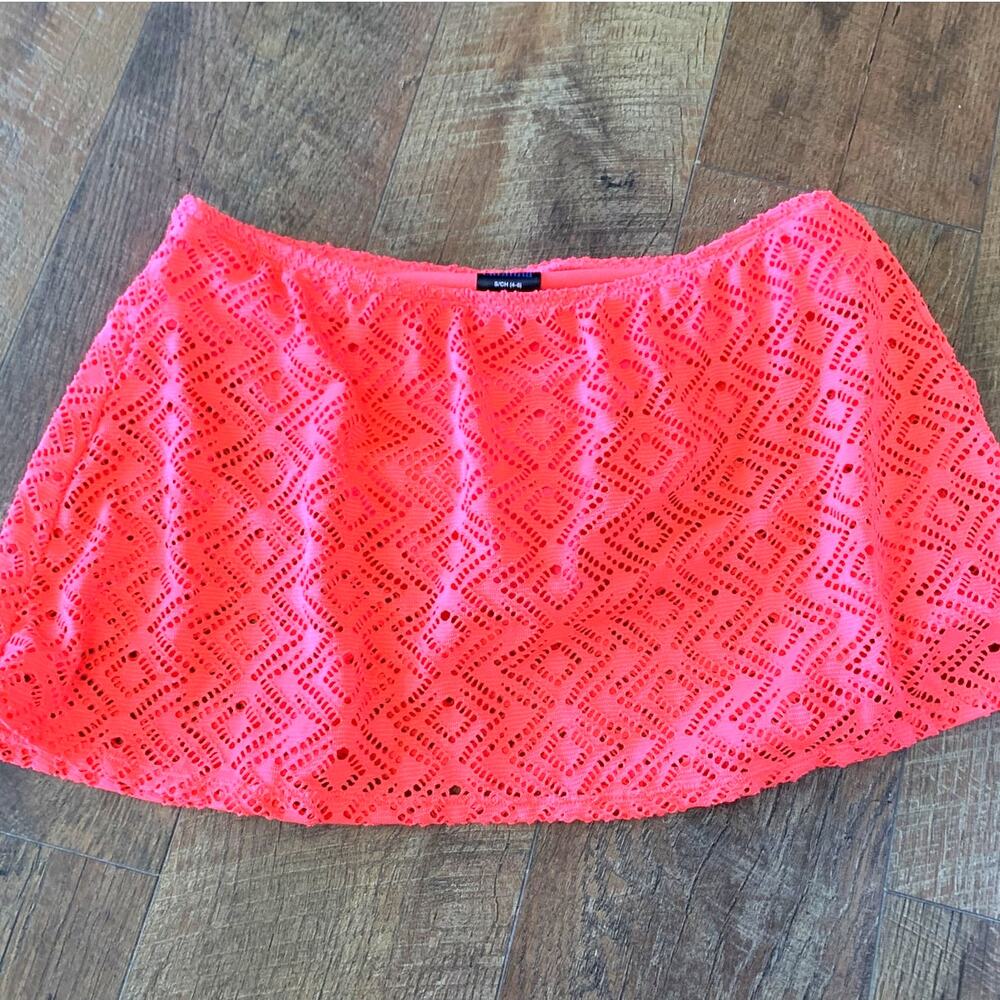 CATALINA CORAL FREEZE CROCHET LACE OVER SKIRT BIKINI BOTTOMS SIZE SMALL (4/6)